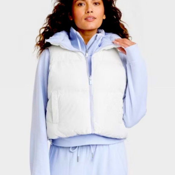 NWT Snow Sport Short Puffer Vest - Picture 2 of 8